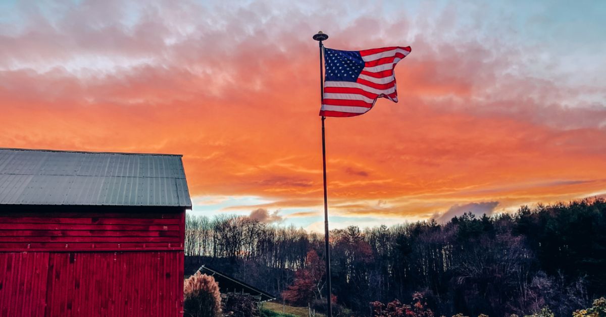 The Pros and Cons of a Fiberglass Flagpole - Liberty Flagpoles