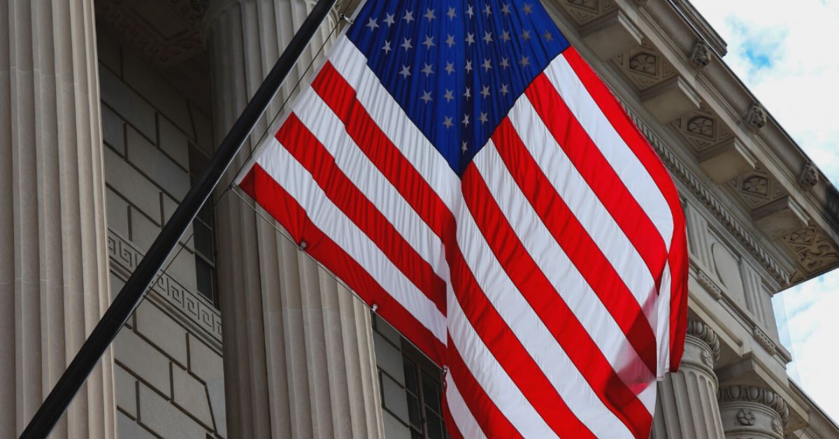 4 Tips for Displaying Flags on Government Buildings - Liberty Flagpoles