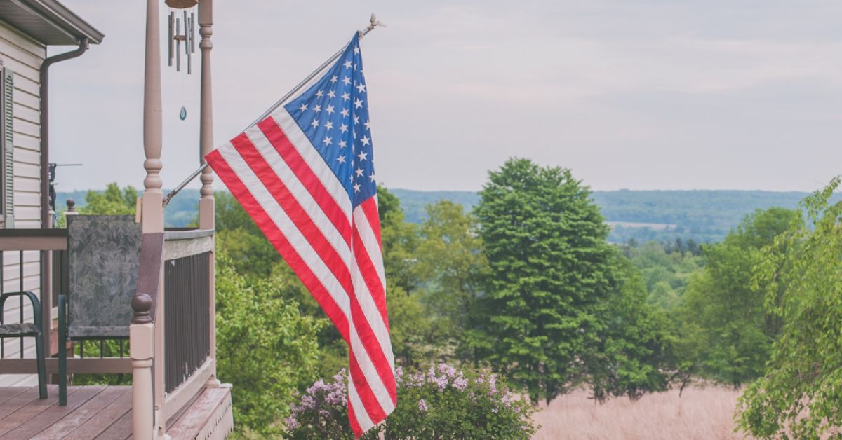 How To Choose the Best Heavy-Duty Flagpole for Your Home - Liberty Flagpoles