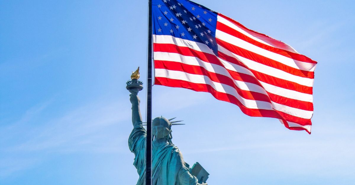 Best Ways To Prevent a Halyard From Tangling on a Flagpole - Liberty Flagpoles